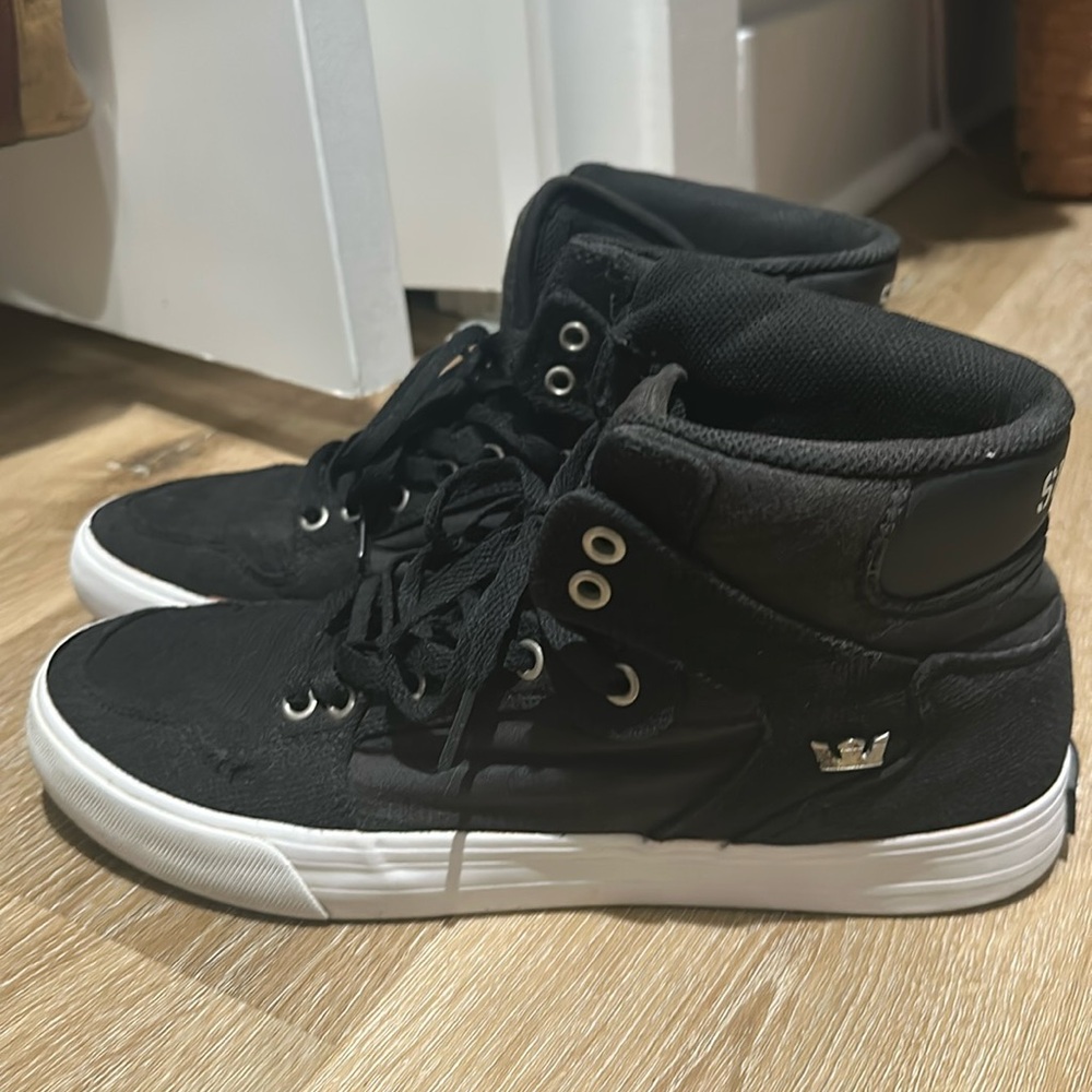 Supra black and white's size 10